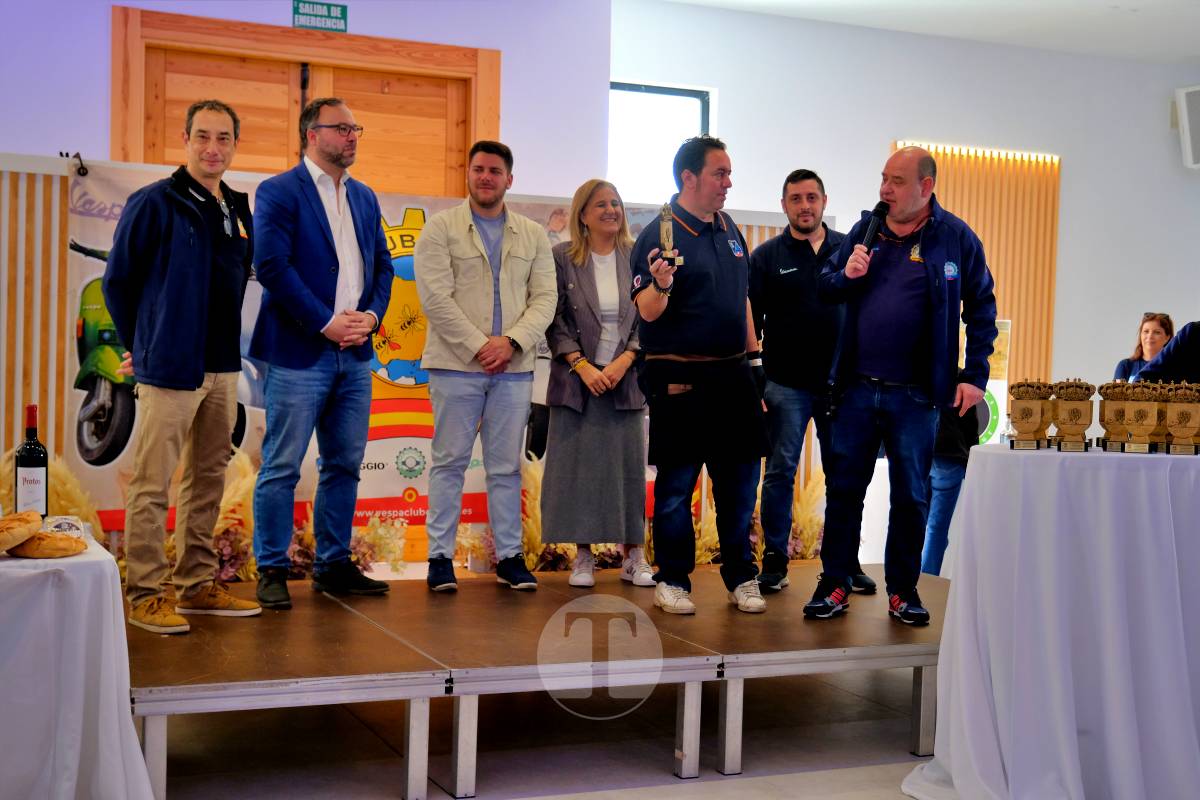 Tomelloso se convierte en capital nacional del vespismo con 220 participantes