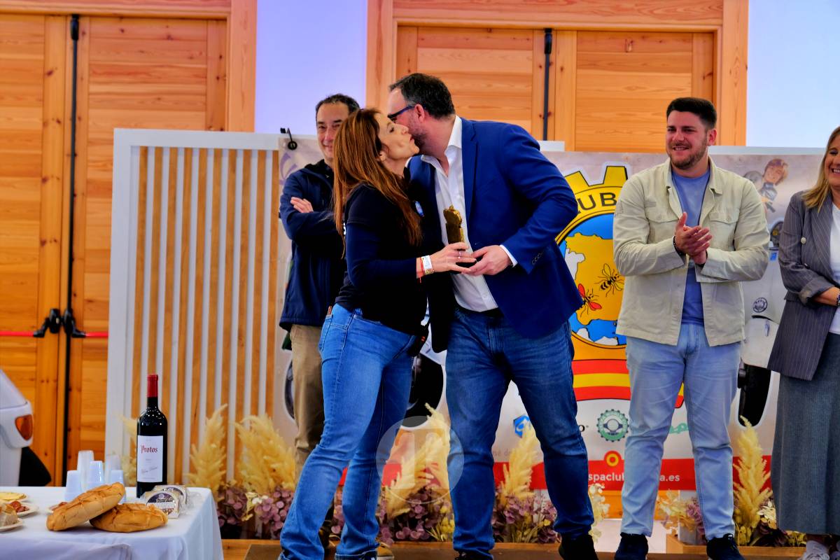 Tomelloso se convierte en capital nacional del vespismo con 220 participantes