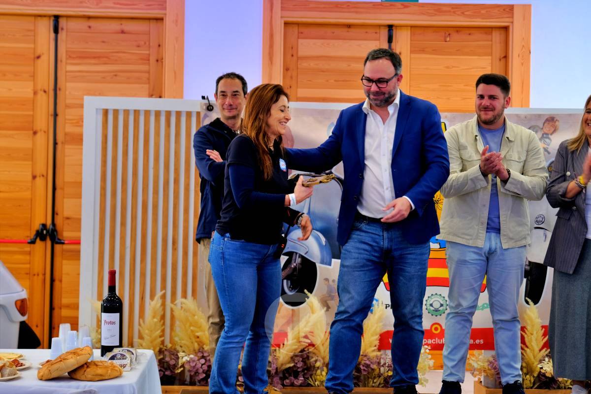 Tomelloso se convierte en capital nacional del vespismo con 220 participantes