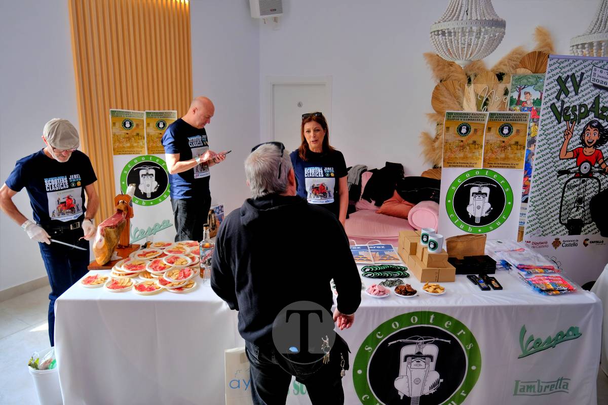 Tomelloso se convierte en capital nacional del vespismo con 220 participantes