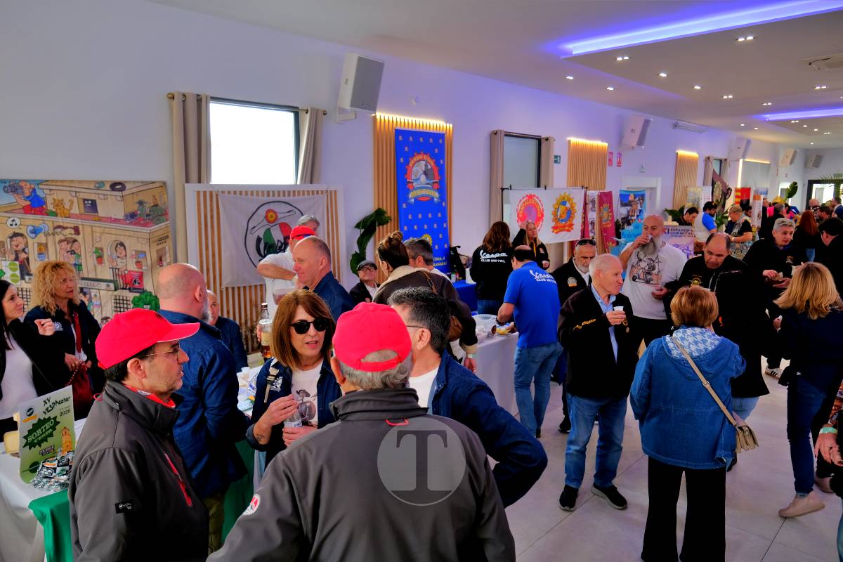 Tomelloso se convierte en capital nacional del vespismo con 220 participantes