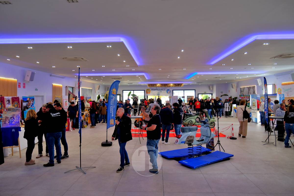 Tomelloso se convierte en capital nacional del vespismo con 220 participantes