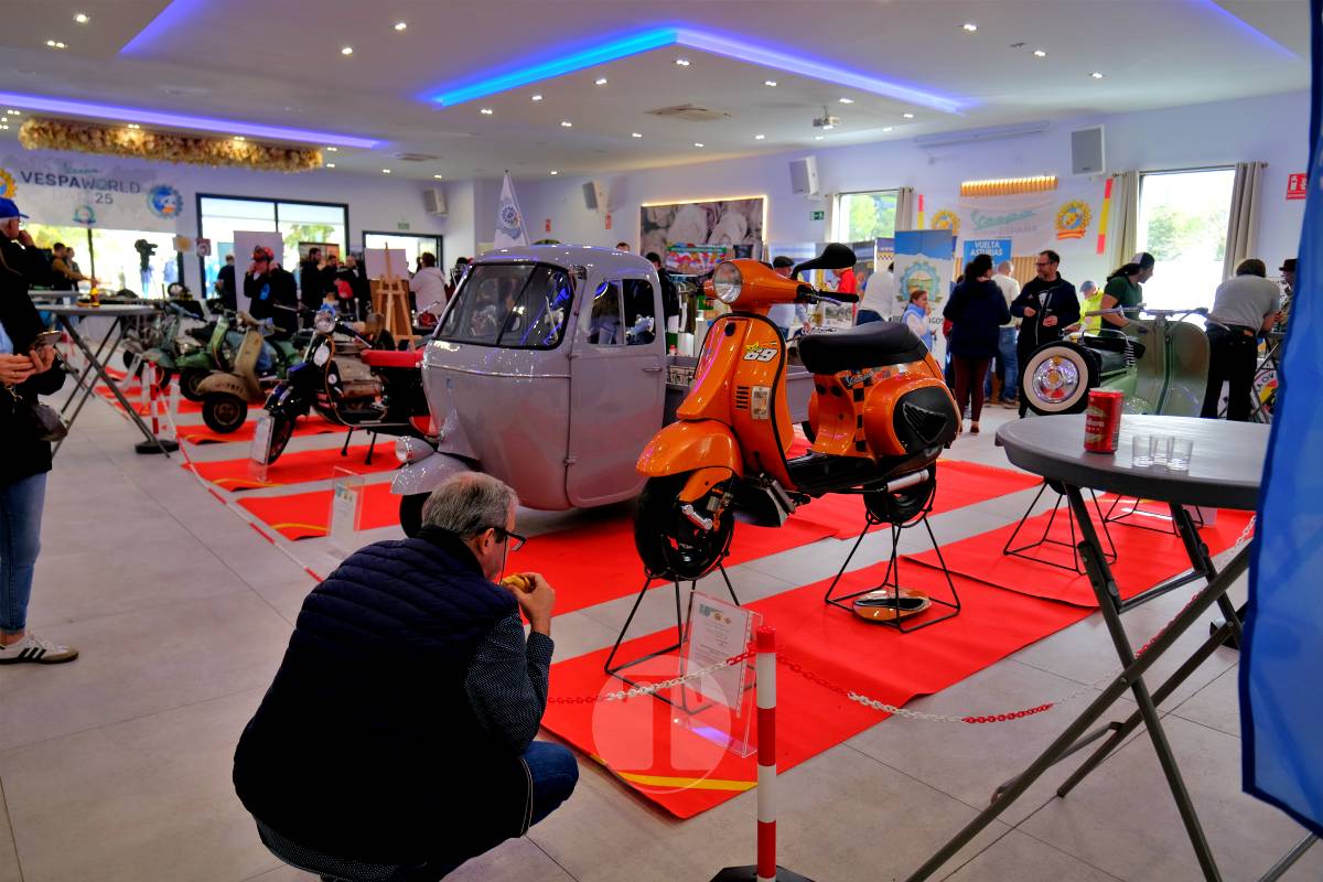 Tomelloso se convierte en capital nacional del vespismo con 220 participantes