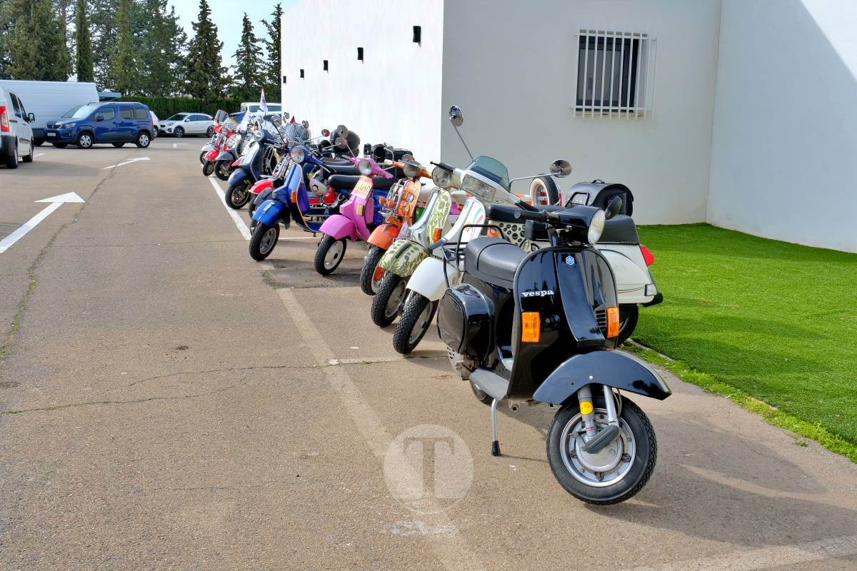 Tomelloso se convierte en capital nacional del vespismo con 220 participantes