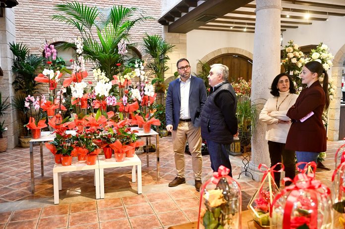 Flores González, Javier Navarro visita Flores Gonzá