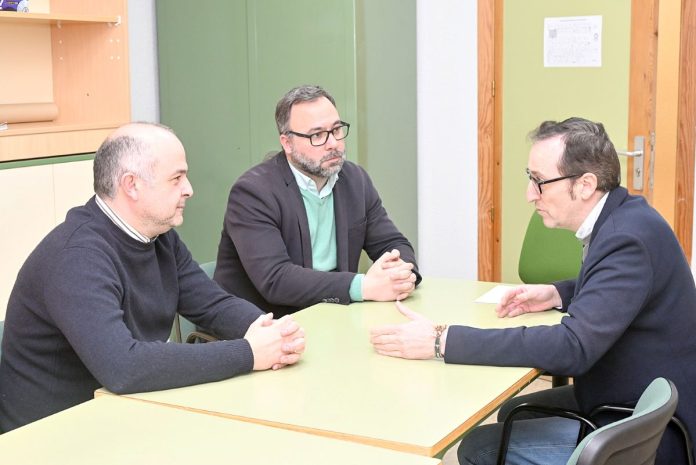 Javier Navarro en el IES Alto Guadiana