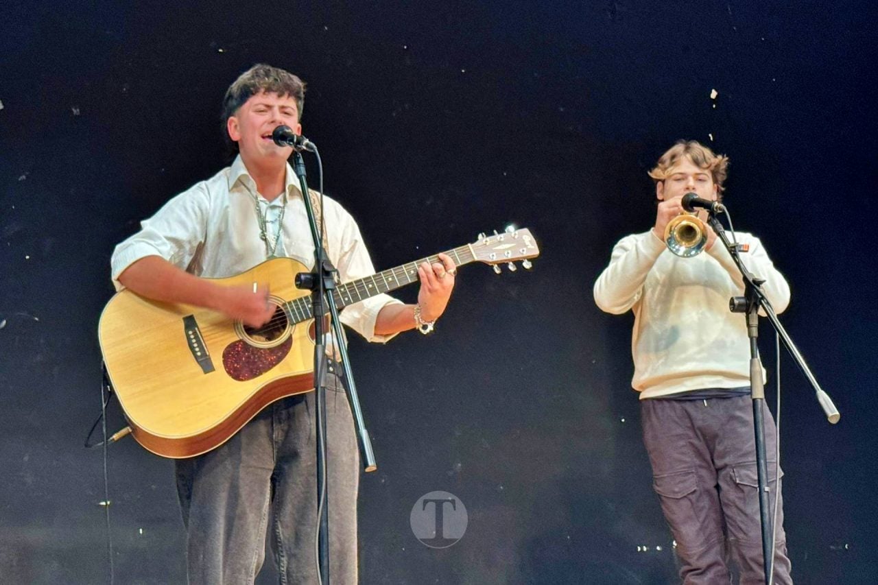 El IES Francisco García Pavón celebró el Día Internacional de la Radio con un programa en directo de “La Lumbrera”