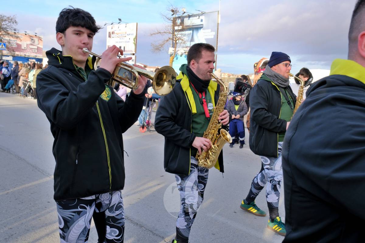 De las profundidades del océano a la luna, fantasía y humor toman el Carnaval de Tomelloso