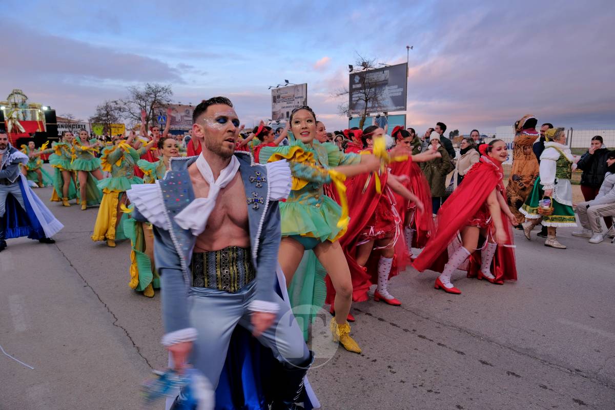De las profundidades del océano a la luna, fantasía y humor toman el Carnaval de Tomelloso