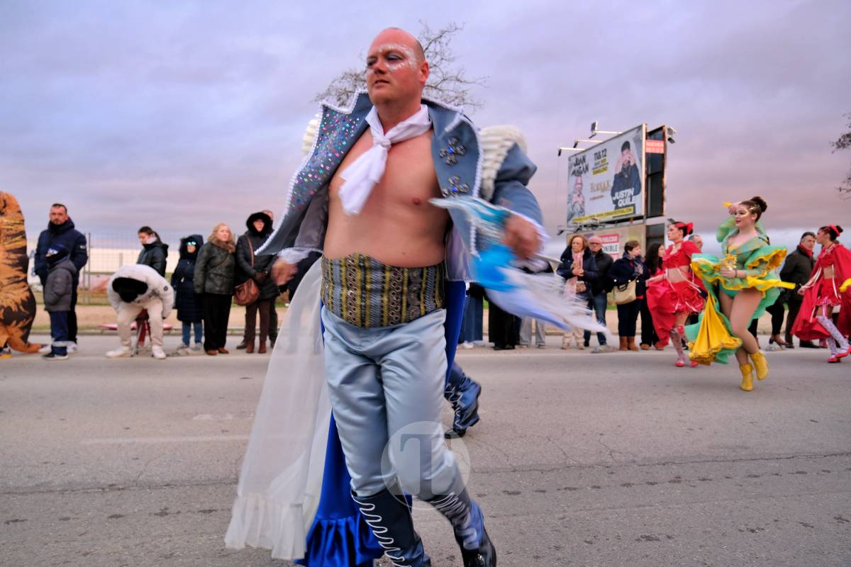 De las profundidades del océano a la luna, fantasía y humor toman el Carnaval de Tomelloso