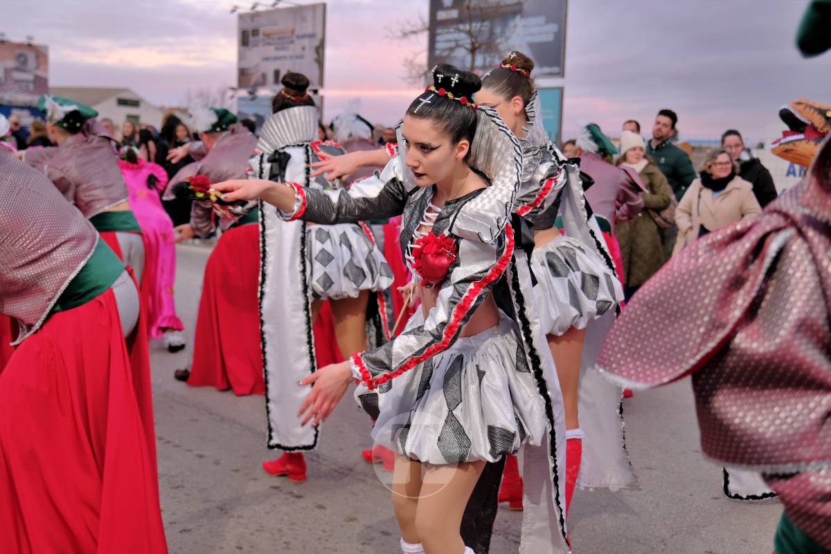 De las profundidades del océano a la luna, fantasía y humor toman el Carnaval de Tomelloso