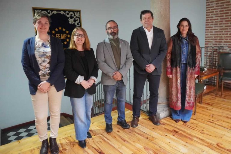 Valverde subraya el papel “decisivo” de ayuntamientos y diputaciones en la cooperación al desarrollo