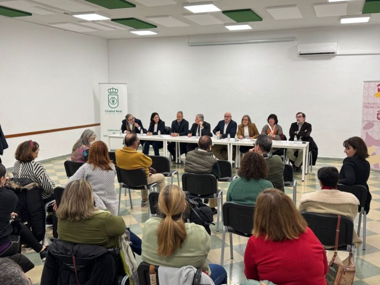 Ciudad Real se une para frenar un congreso antivacunas que relaciona las vacunas con el autismo