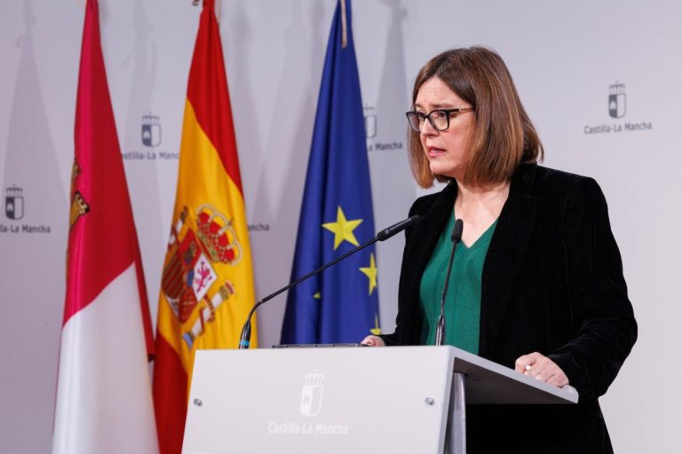 La Junta acusa a Núñez de depender de Vox para aspirar al Gobierno regional