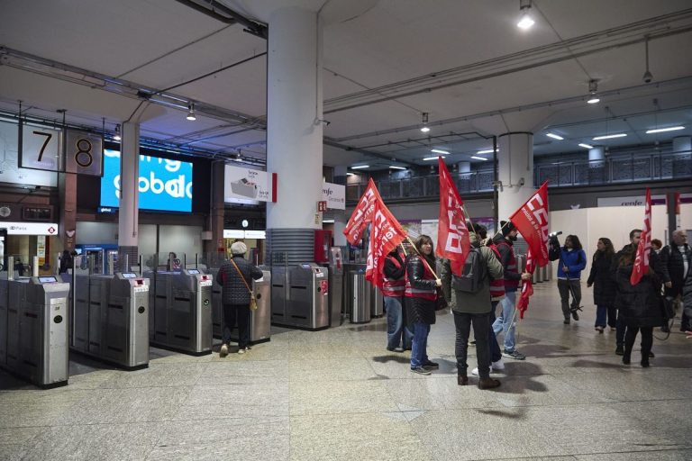 Transportes y sindicatos sellan un principio de acuerdo que pone fin a la huelga ferroviaria