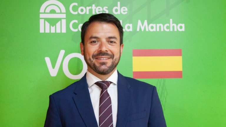 Vox carga contra Page y le acusa de hacer “gira televisiva” porque “está empezando a oler el miedo” a perder las elecciones