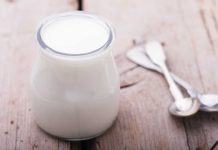 Los tres mejores yogures griegos naturales del supermercado, según la OCU