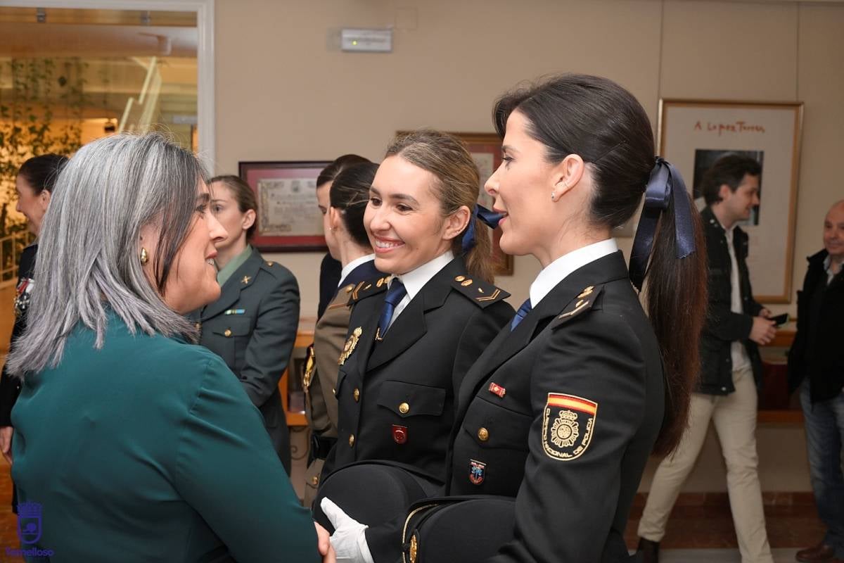 Tomelloso rinde homenaje a diez mujeres uniformadas en el acto institucional del 8 de marzo