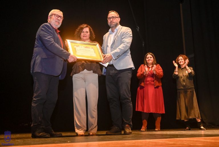 Un homenaje a Julián Espinosa en Tomelloso por el Día Mundial del Teatro
