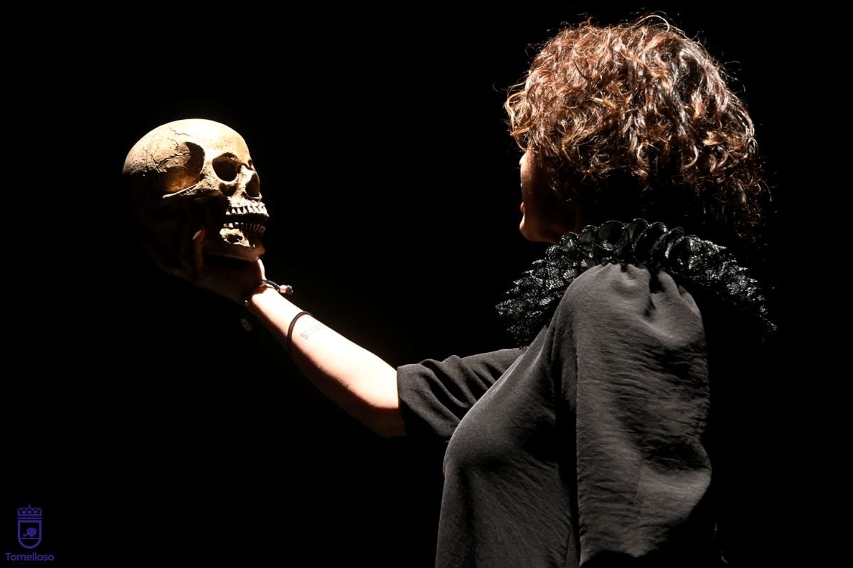 Un homenaje a Julián Espinosa en Tomelloso por el Día Mundial del Teatro