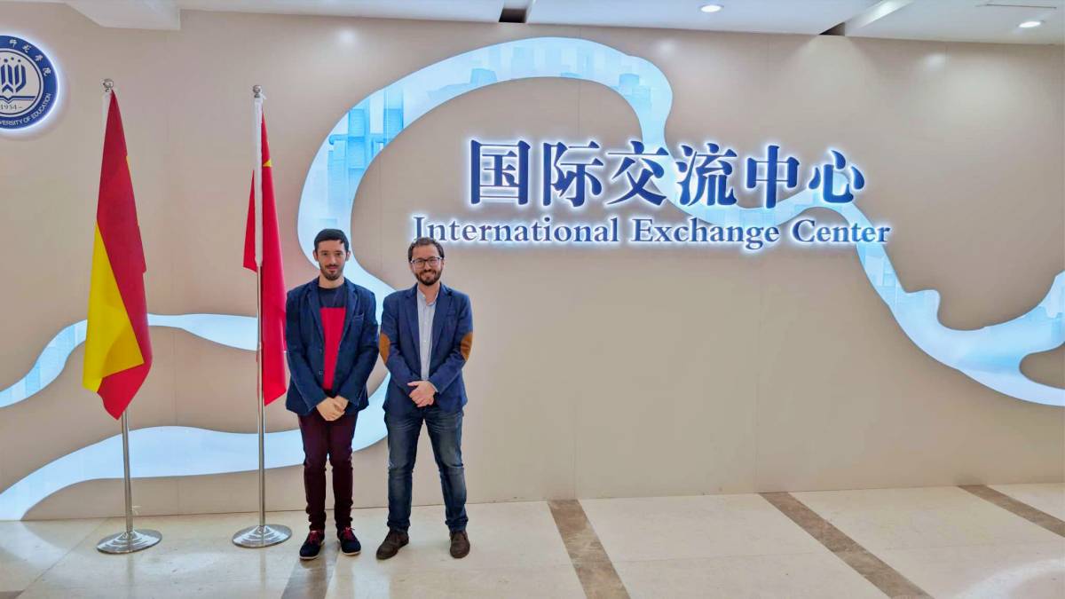 El director del IES Eladio Cabañero inaugura en China el programa educativo internacional