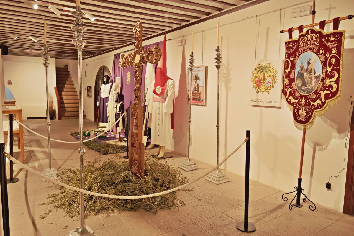 Tomelloso inaugura una exposición de las hermandades que anticipa la Semana Santa