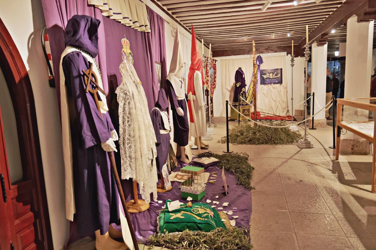 Tomelloso inaugura una exposición de las hermandades que anticipa la Semana Santa