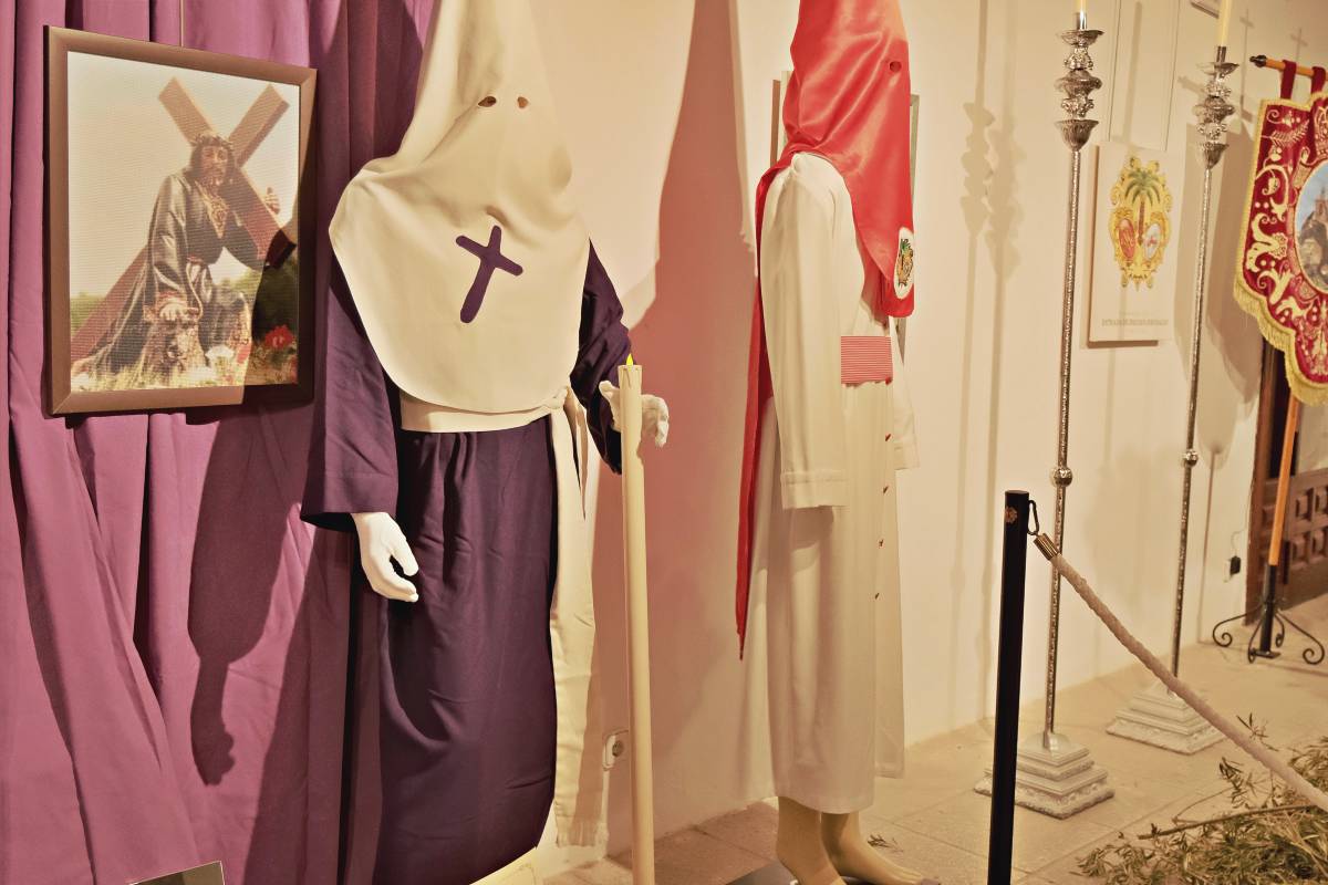 Tomelloso inaugura una exposición de las hermandades que anticipa la Semana Santa