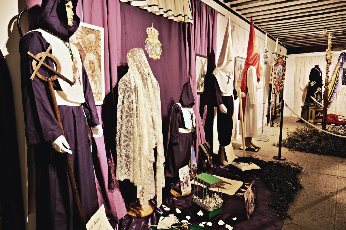 Tomelloso inaugura una exposición de las hermandades que anticipa la Semana Santa