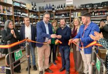 Cash Tomelloso cambia su ubicación e inaugura nuevas instalaciones en la calle Estación