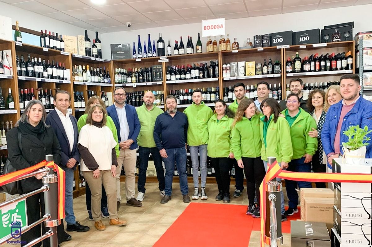 Cash Tomelloso cambia su ubicación e inaugura nuevas instalaciones en la calle Estación