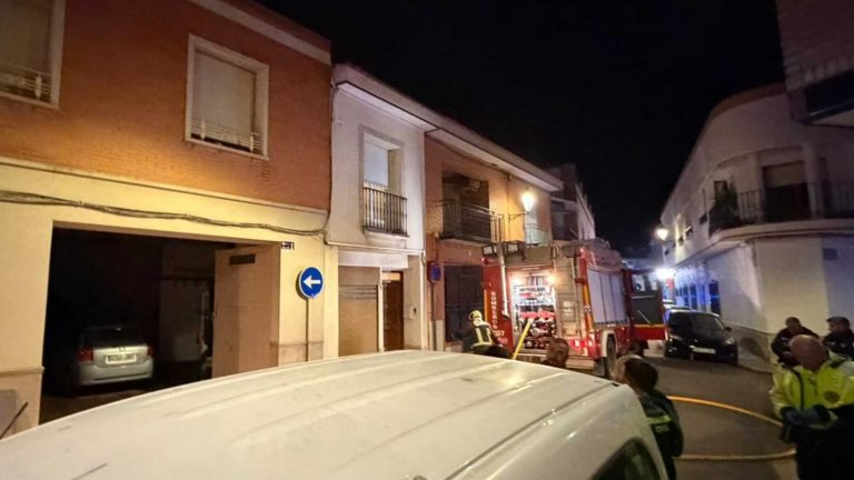 Incendio en un garaje de la calle San Pablo de Tomelloso
