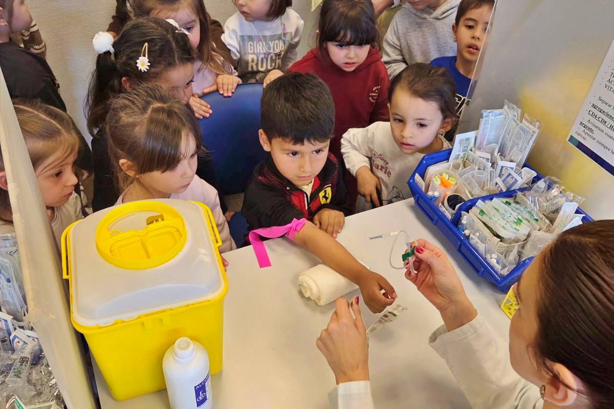 El Hospital de Tomelloso acerca su funcionamiento a los más pequeños