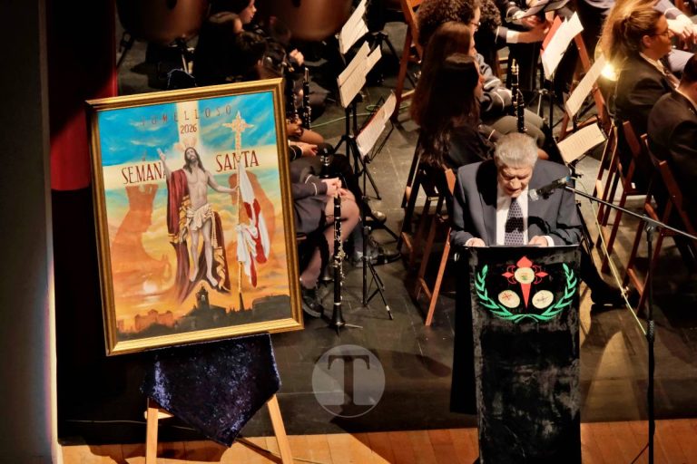 Luis Perales proclama la Semana Santa de Tomelloso en un emotivo pregón en el Teatro Marcelo Grande