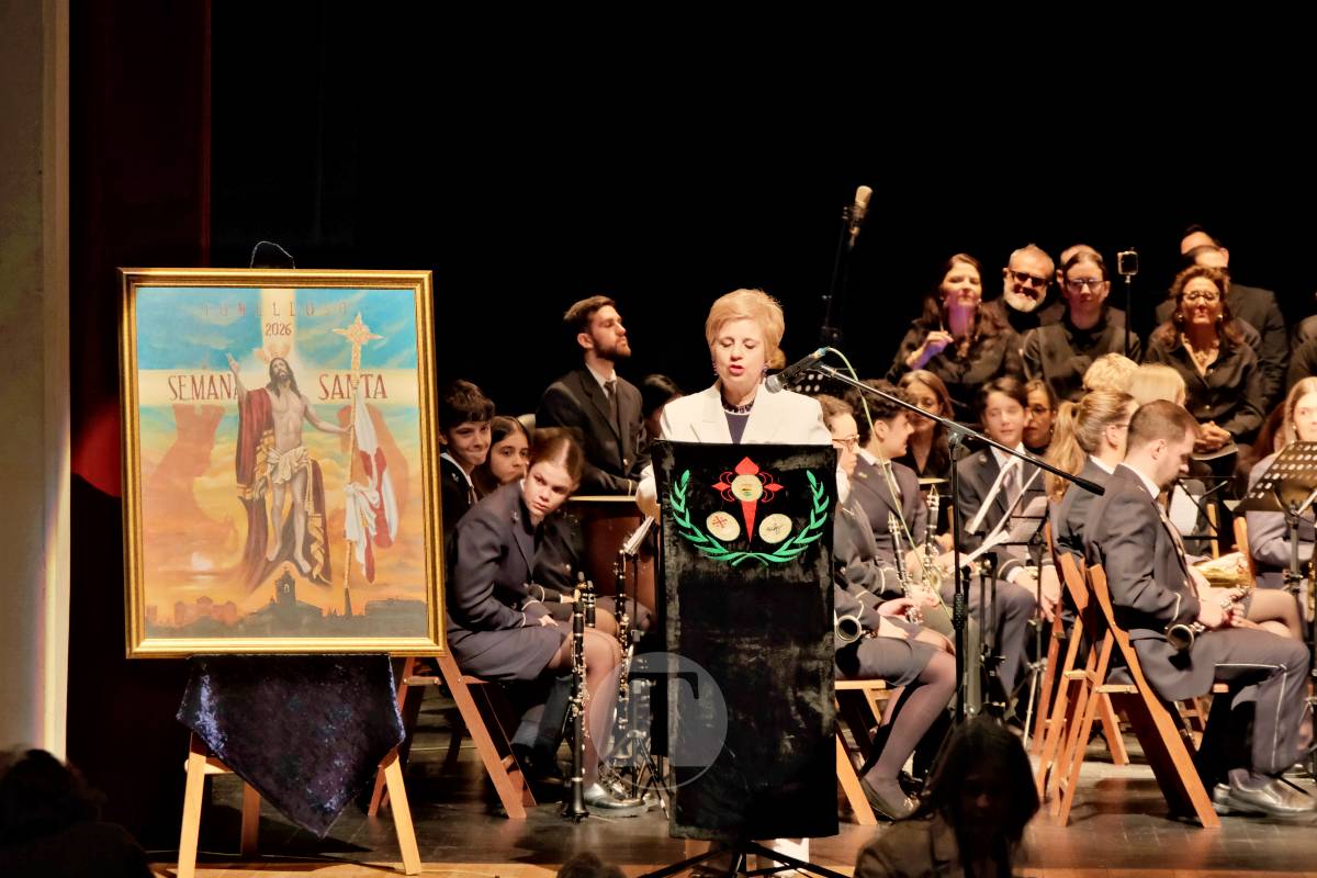 Luis Perales proclama la Semana Santa de Tomelloso en un emotivo pregón en el Teatro Marcelo Grande