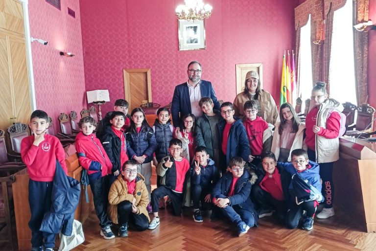 Más de 260 alumnos de Tomelloso participan en un pleno simulado en el Ayuntamiento