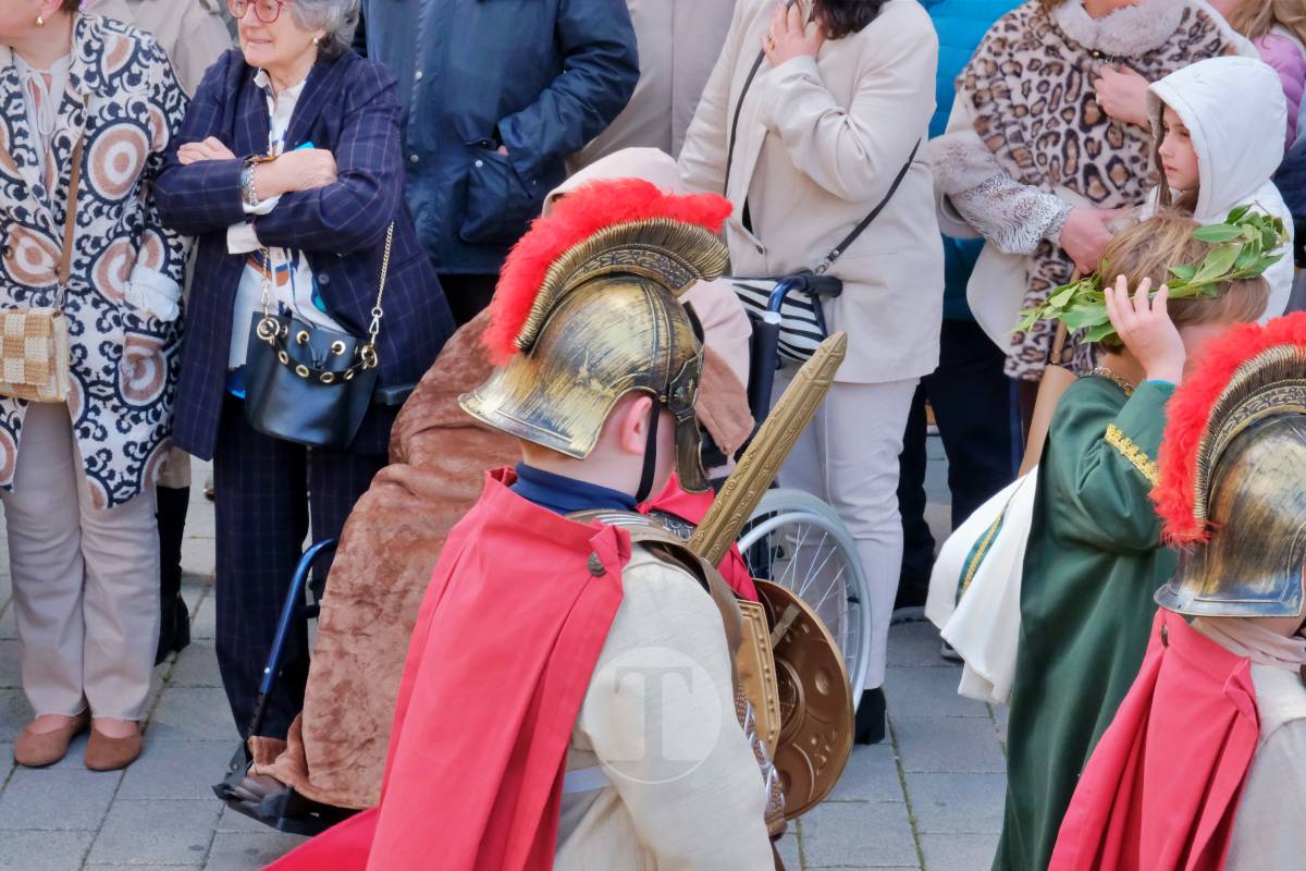 La Borriquilla abre la Semana Santa de Tomelloso en una mañana soleada y marcada por el frío