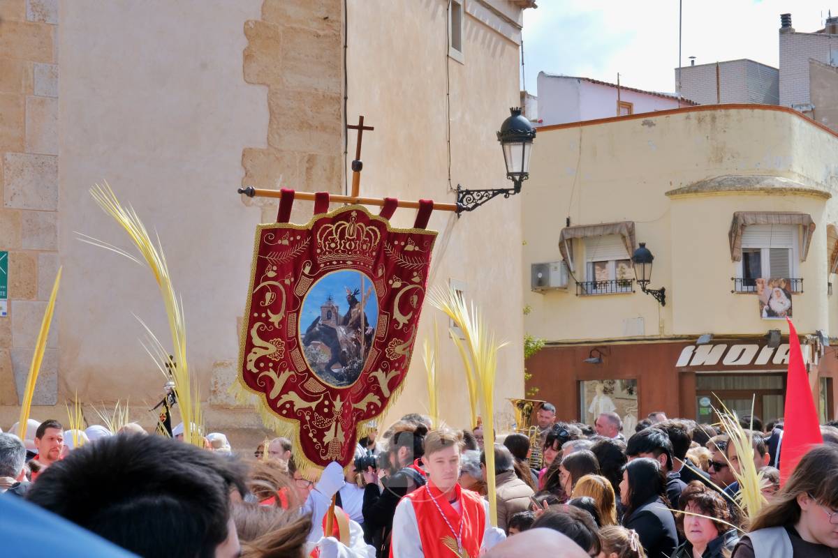 La Borriquilla abre la Semana Santa de Tomelloso en una mañana soleada y marcada por el frío