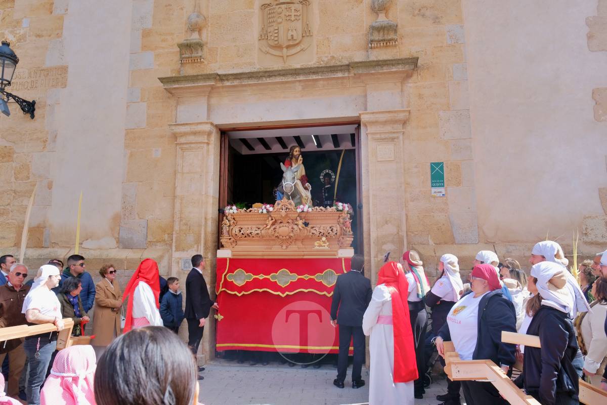 La Borriquilla abre la Semana Santa de Tomelloso en una mañana soleada y marcada por el frío