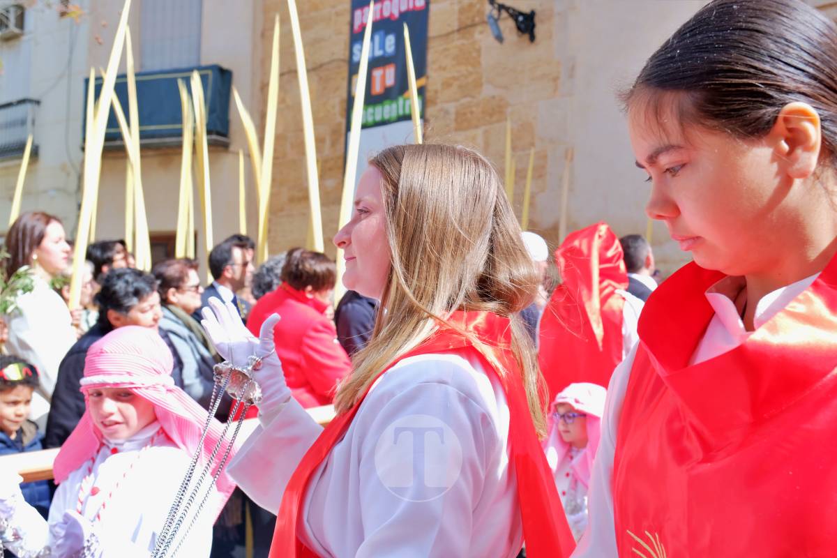 La Borriquilla abre la Semana Santa de Tomelloso en una mañana soleada y marcada por el frío