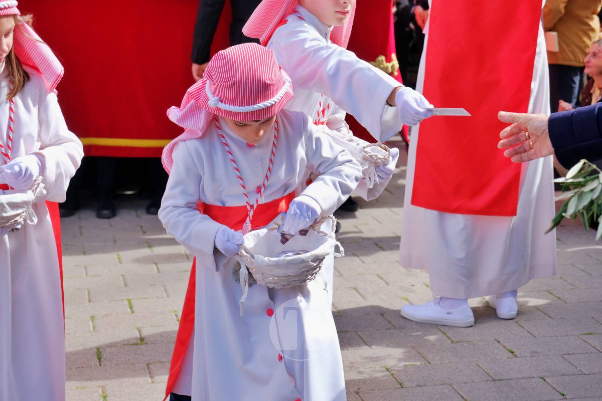 La Borriquilla abre la Semana Santa de Tomelloso en una mañana soleada y marcada por el frío
