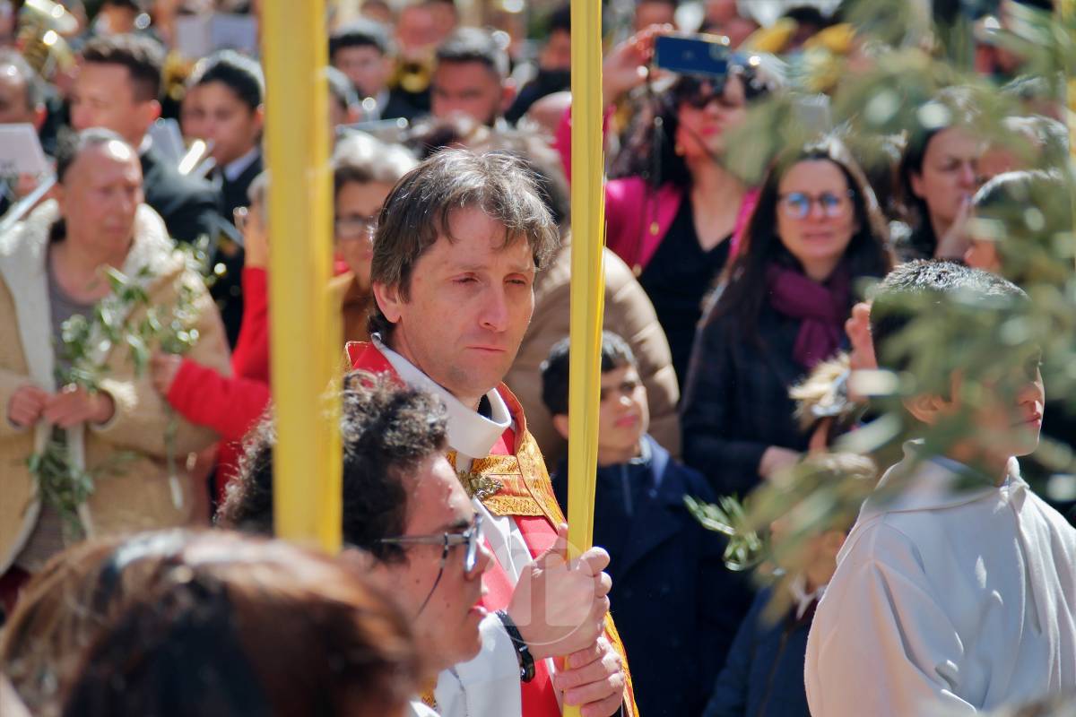 La Borriquilla abre la Semana Santa de Tomelloso en una mañana soleada y marcada por el frío