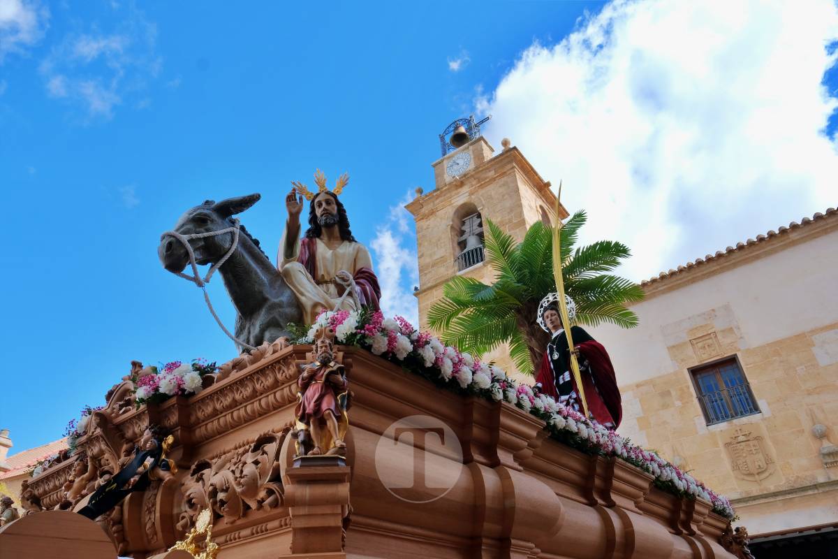 La Borriquilla abre la Semana Santa de Tomelloso en una mañana soleada y marcada por el frío