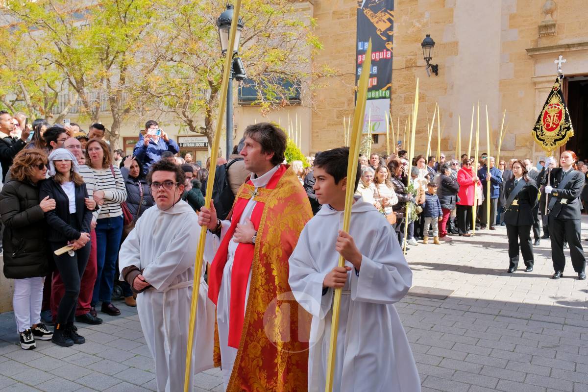 La Borriquilla abre la Semana Santa de Tomelloso en una mañana soleada y marcada por el frío