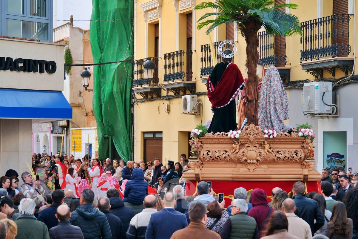 La Borriquilla abre la Semana Santa de Tomelloso en una mañana soleada y marcada por el frío
