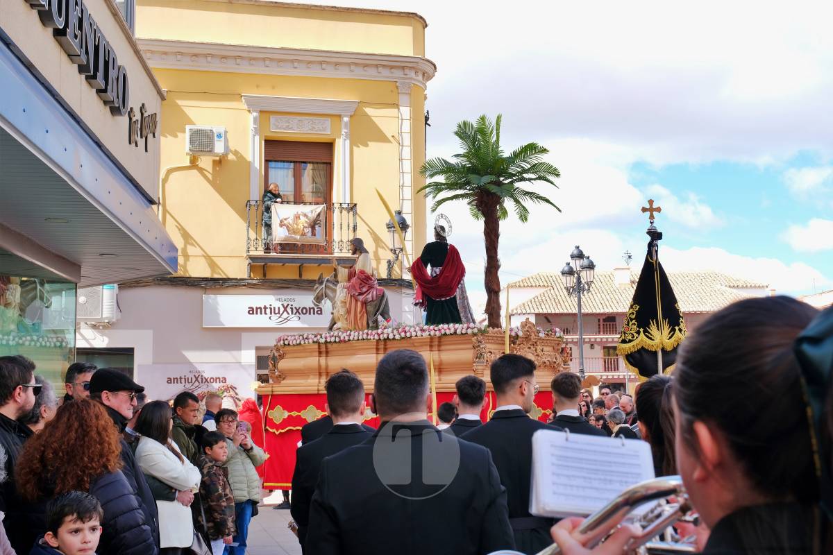 La Borriquilla abre la Semana Santa de Tomelloso en una mañana soleada y marcada por el frío