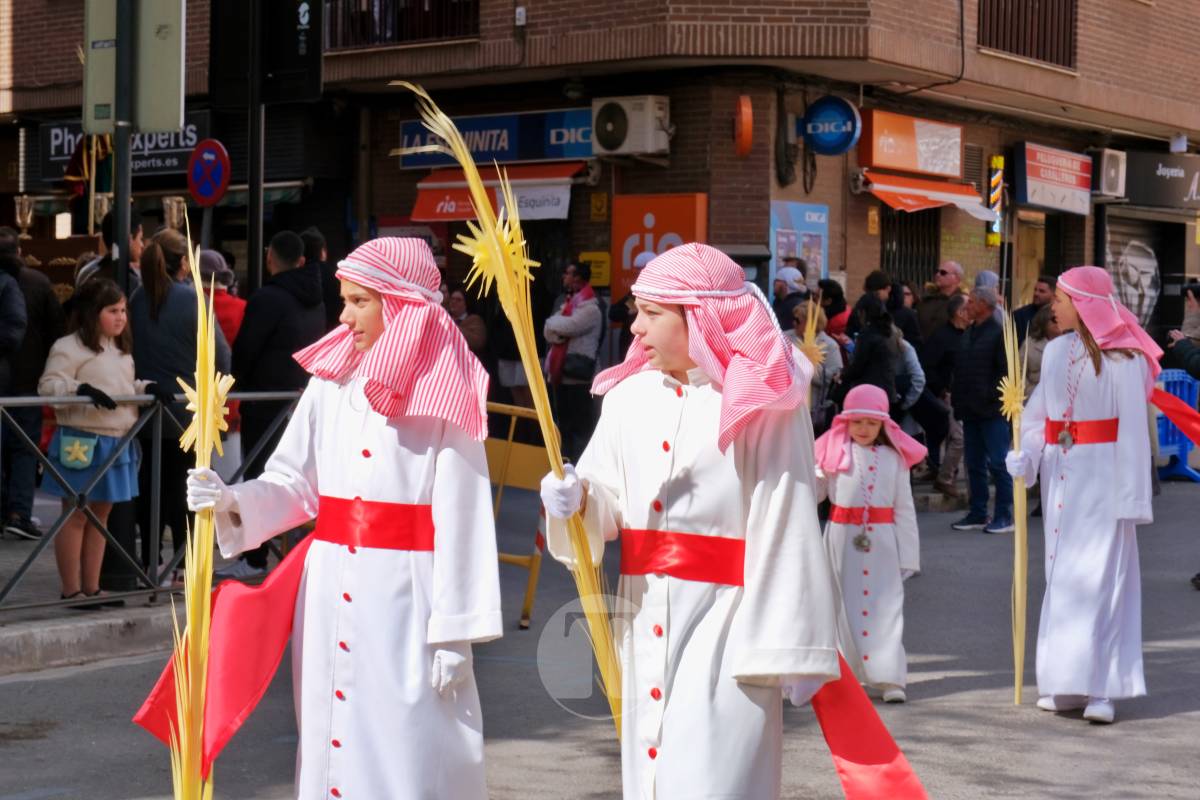La Borriquilla abre la Semana Santa de Tomelloso en una mañana soleada y marcada por el frío