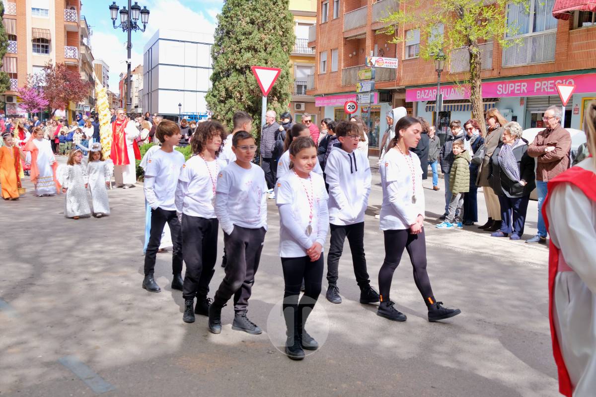La Borriquilla abre la Semana Santa de Tomelloso en una mañana soleada y marcada por el frío