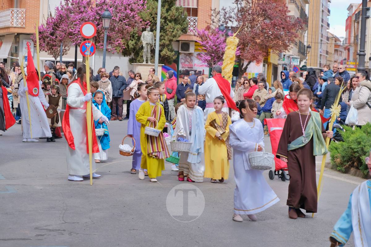 La Borriquilla abre la Semana Santa de Tomelloso en una mañana soleada y marcada por el frío