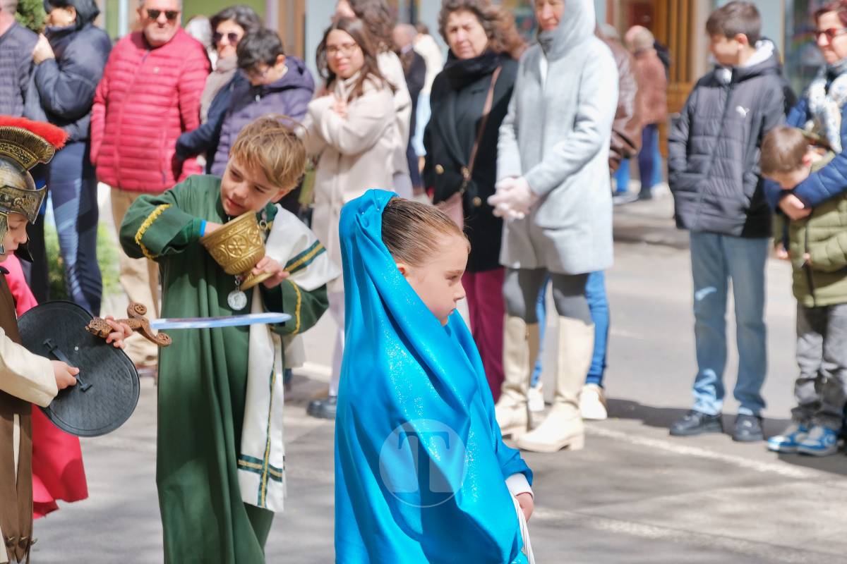 La Borriquilla abre la Semana Santa de Tomelloso en una mañana soleada y marcada por el frío